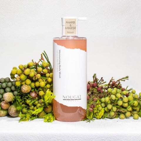 English Pear & Freesia Moisturising Shower Gel (320ml)